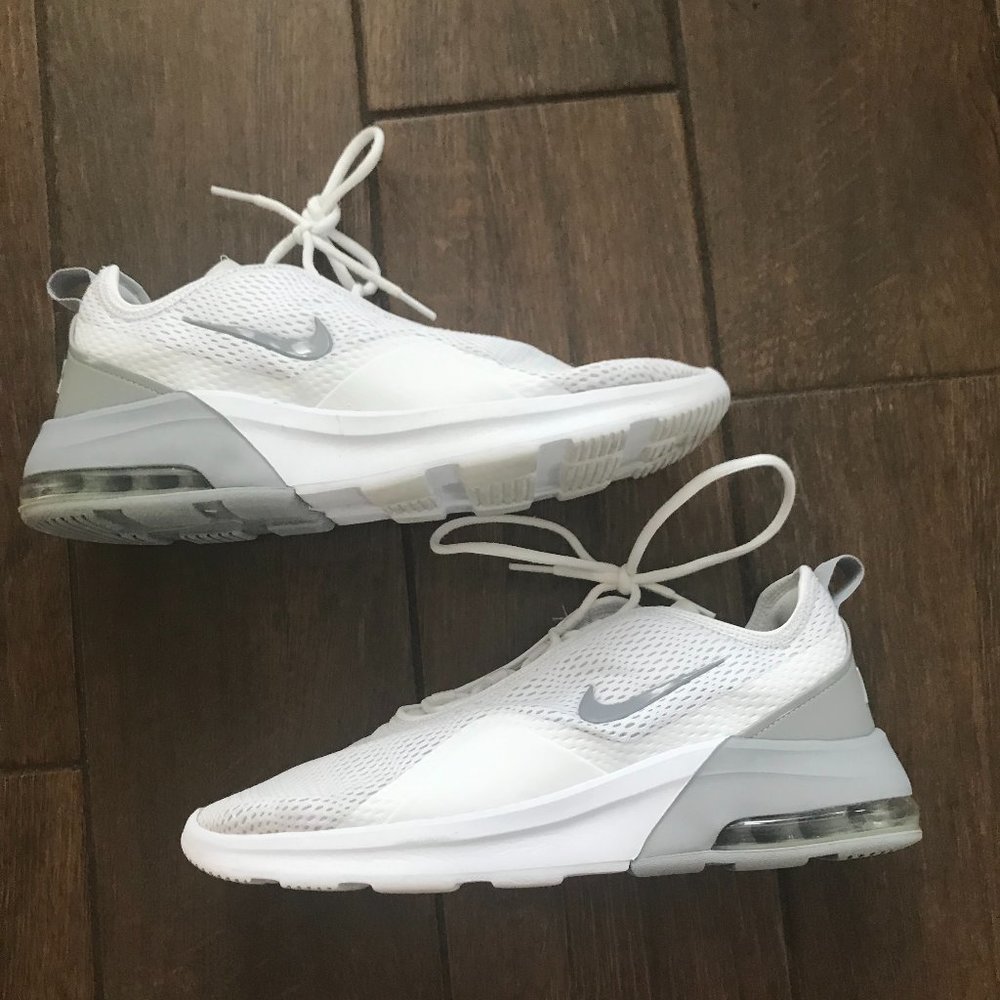 Nike Air Max Motion 2 Men's Sneaker sz 10